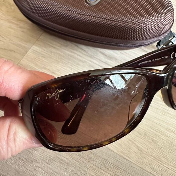Maui Jim Nalani Sunglasses MJ295-10 Tortoise with Zip Around Sport Case main image 4